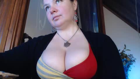 Snapshot of amorelara chatting on February 4, 9:17 am amorelara online show from February 4, 9:17 am