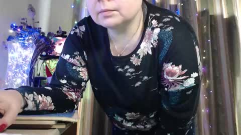 amorelara online show from February 3, 9:03 am