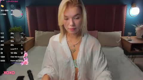 Lune online show from July 29, 1:27 am