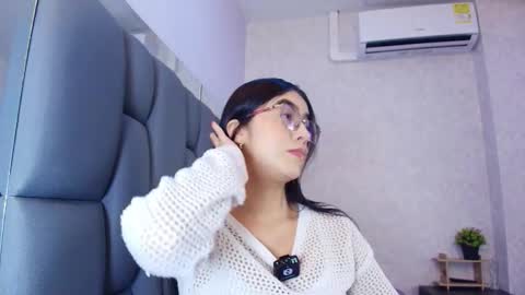 amy__wats0n online show from March 24, 7:08 pm