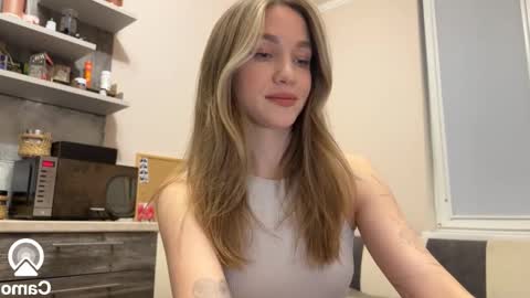 Snapshot of amy_chill chatting on February 18, 3:21 pm Amy Chill online show from February 18, 3:21 pm