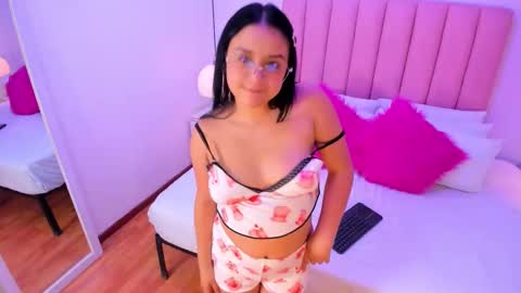 Snapshot of amy_ferreira chatting on September 27, 3:25 am Aleja online show from September 27, 3:25 am