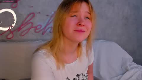 Amy online show from September 18, 12:31 am