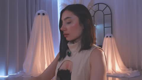 Amy Armstrong online show from October 26, 7:42 pm