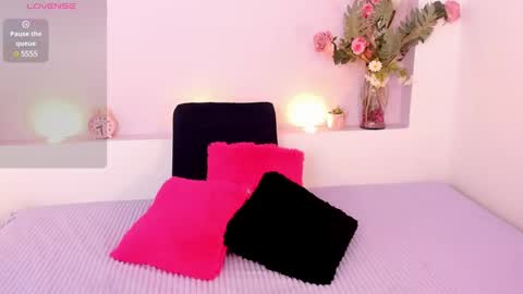 My name is AMY... Nice to meet you  thumb up me please its important online show from December 27, 4:00 pm