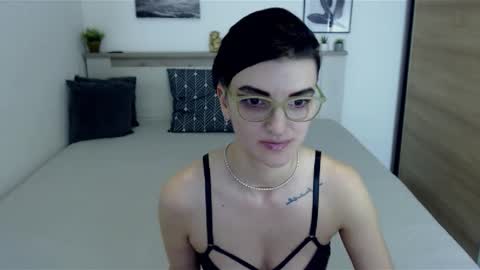 Snapshot of amylexy chatting on January 31, 5:32 pm Hi there guys  My pleasure in your hands  pvt is open online show from January 31, 5:32 pm
