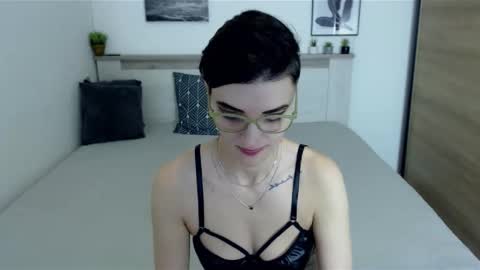 Snapshot of amylexy chatting on January 7, 8:13 am Hi there guys  My pleasure in your hands  pvt is open online show from January 7, 8:13 am