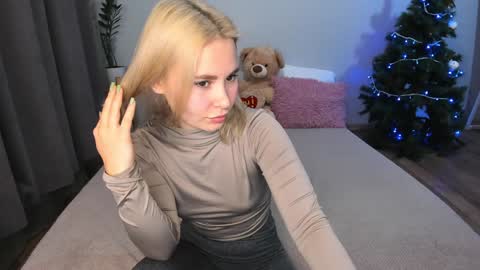 Snapshot of amymilson chatting on January 10, 3:48 pm amymilson online show from January 10, 3:48 pm