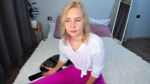 Snapshot of amymilson chatting on December 19, 4:13 pm amymilson online show from December 19, 4:13 pm