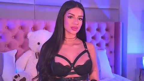 Snapshot of amyra_moon chatting on October 6, 3:23 am Amyra online show from October 6, 3:23 am