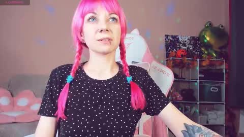 Snapshot of amyrose69 chatting on October 18, 8:32 pm Amy Rose online show from October 18, 8:32 pm