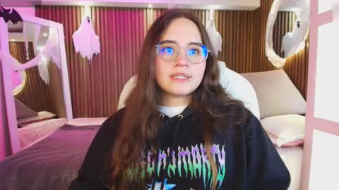 Snapshot of ana_taylor2 chatting on October 16, 8:11 pm Ana online show from October 16, 8:11 pm