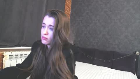 Anna online show from November 19, 3:45 pm