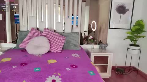 Anabella  online show from June 8, 11:44 am