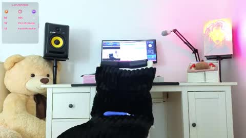 Snapshot of anabelle_wet chatting on September 23, 1:31 pm Annie online show from September 23, 1:31 pm
