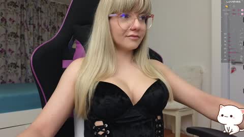 Snapshot of anabelle_wet chatting on January 20, 3:39 pm Annie online show from January 20, 3:39 pm