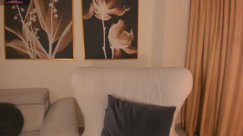Snapshot of anadurant chatting on October 10, 12:32 pm Ana online show from October 10, 12:32 pm