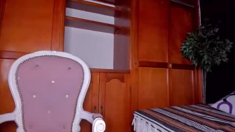 Anahi online show from February 25, 3:05 am