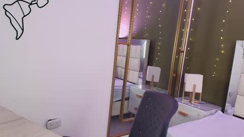 Snapshot of anahi_maite chatting on September 30, 7:30 pm Anahi online show from September 30, 7:30 pm