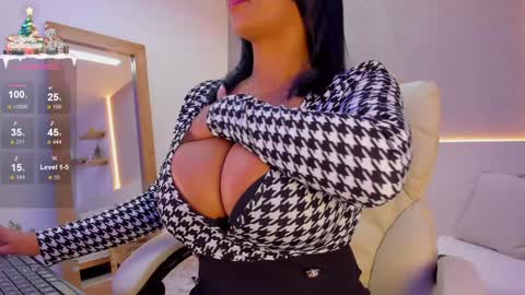 Ana online show from December 27, 2:44 pm