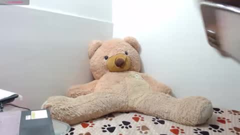 Anahi Browns online show from March 31, 10:43 pm