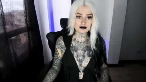 Snapshot of anai_gomez chatting on October 8, 7:51 pm Callme Mistress Ani online show from October 8, 7:51 pm