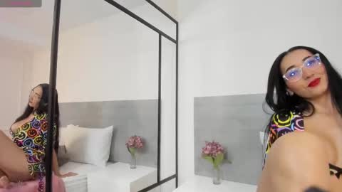 analiawhite online show from October 8, 11:47 am
