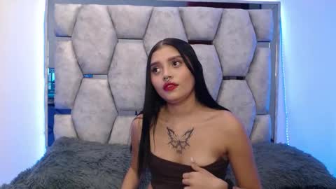 analymilles online show from October 21, 8:02 pm