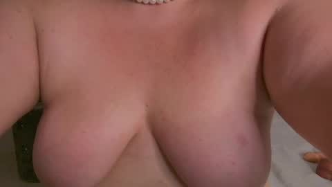 Anastacia online show from April 14, 8:14 am