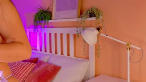 Kendra  online show from April 5, 11:31 am