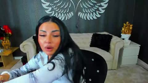 Anne online show from November 5, 6:02 pm