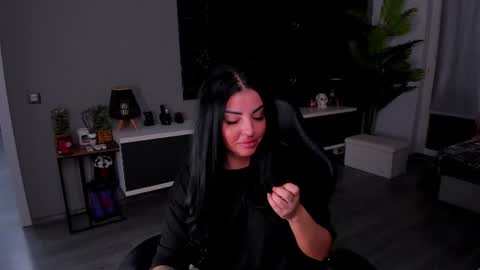 Anne online show from July 13, 7:14 pm