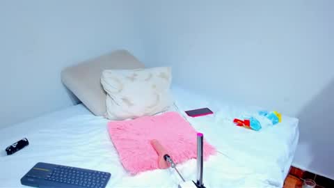 Snapshot of angel_0802 chatting on January 16, 12:12 am ANGELA online show from January 16, 12:12 am