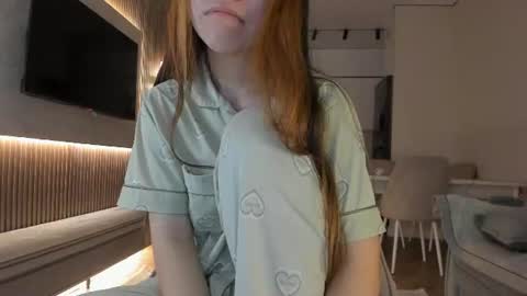 Luluu Chu  online show from July 28, 4:39 pm