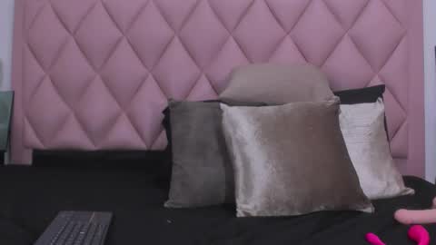 Angel  online show from December 12, 7:52 am