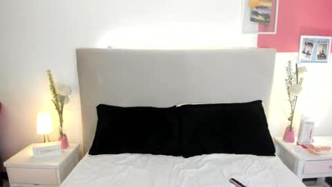 angel_velvet_ online show from September 27, 12:23 pm