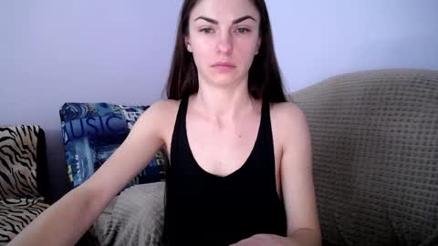 Snapshot of angel_zoe77 chatting on February 6, 9:00 am Zoe online show from February 6, 9:00 am