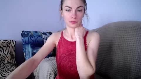 Snapshot of angel_zoe77 chatting on October 7, 8:41 am Zoe online show from October 7, 8:41 am