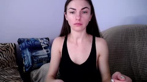 Snapshot of angel_zoe77 chatting on January 10, 8:18 am Zoe online show from January 10, 8:18 am