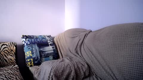 Snapshot of angel_zoe77 chatting on January 19, 12:39 pm Zoe online show from January 19, 12:39 pm