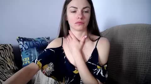Snapshot of angel_zoe77 chatting on September 9, 8:25 am Zoe online show from September 9, 8:25 am