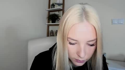 Angela online show from February 6, 7:12 am