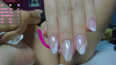 Snapshot of angela_hank2_ chatting on October 2, 4:39 am ANGELA online show from October 2, 4:39 am
