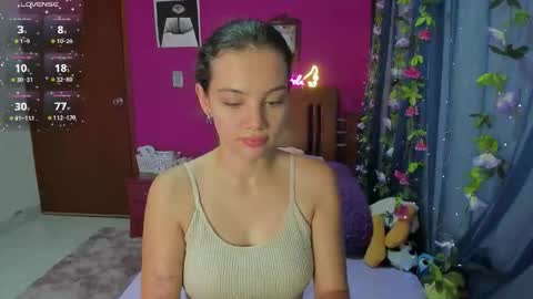 Snapshot of angela_hank2_ chatting on September 11, 4:35 am ANGELA online show from September 11, 4:35 am