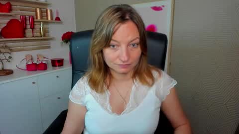Angela online show from June 9, 6:02 am