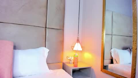 angelag_ online show from February 11, 8:43 pm