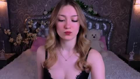 angelanabelle online show from April 24, 1:47 pm