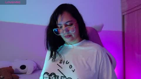 angeldusttt5 online show from April 2, 12:52 am