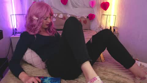 Angelika Rouge online show from April 3, 5:55 pm