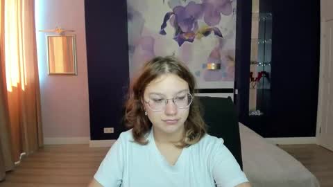 AngelinaLow online show from September 27, 11:17 am